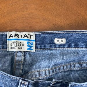 Men’s Ariat Jeans 32/32 traditional relaxed boot cut